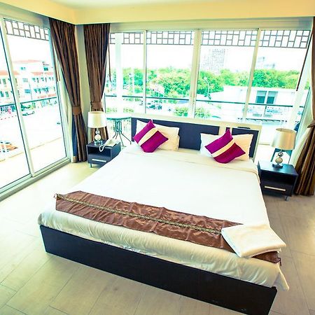 The Circle Residence Jomtien Beach Extérieur photo
