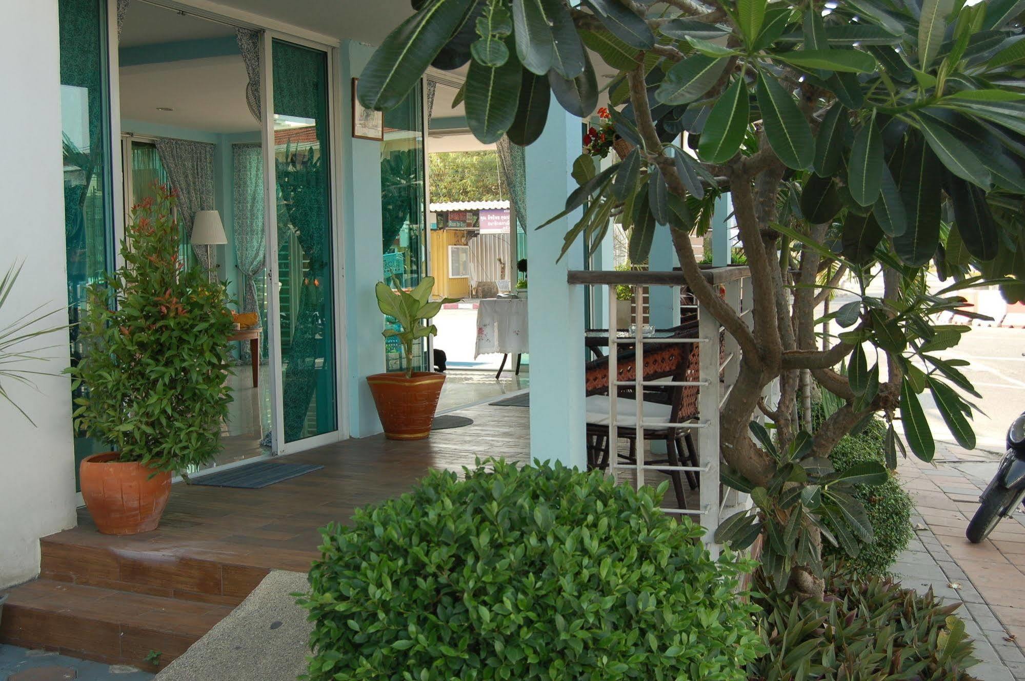 The Circle Residence Jomtien Beach Extérieur photo